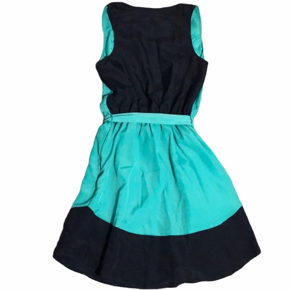 Color Block Dress - Picture 2 of 5